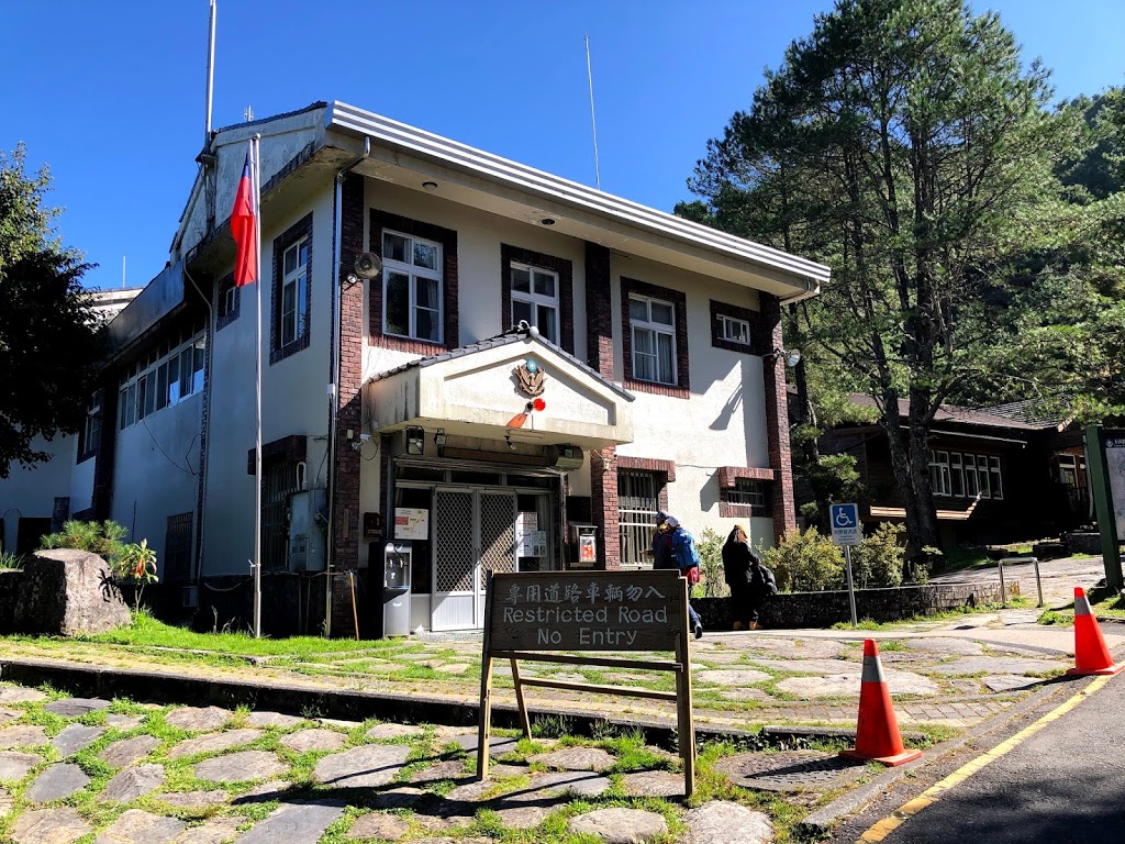 登山口にある交番